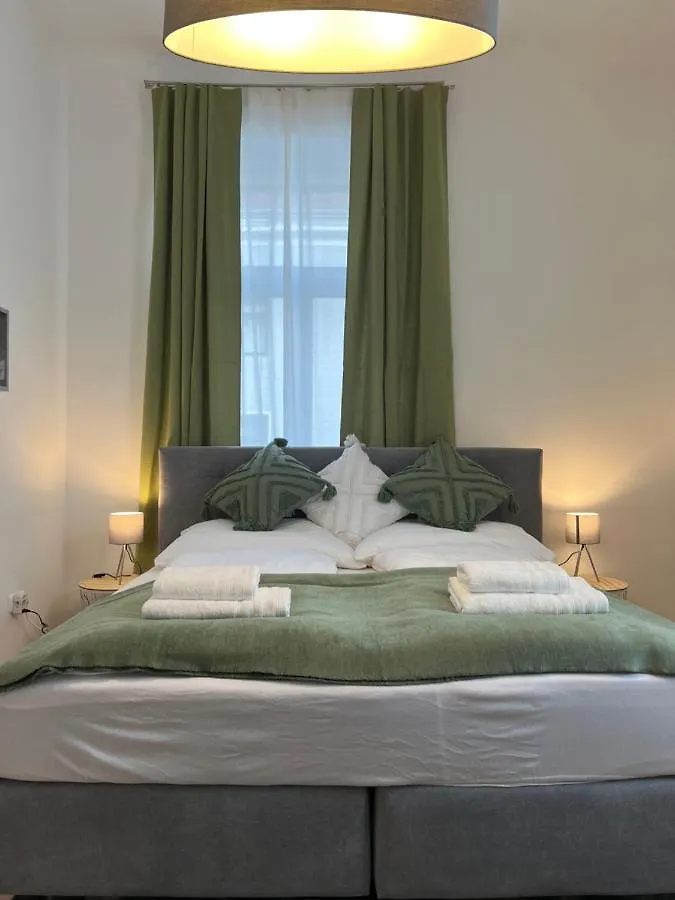 Spacious & Deluxe Big Apartment Near Prater فيينا