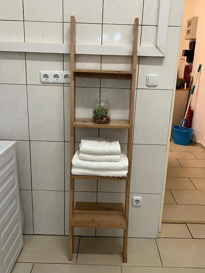 וינה Spacious & Deluxe Big Apartment Near Prater 0*,  אוסטריה