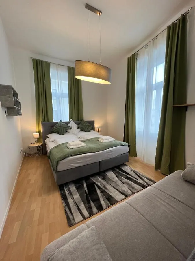Spacious & Deluxe Big Apartment Near Prater Wien